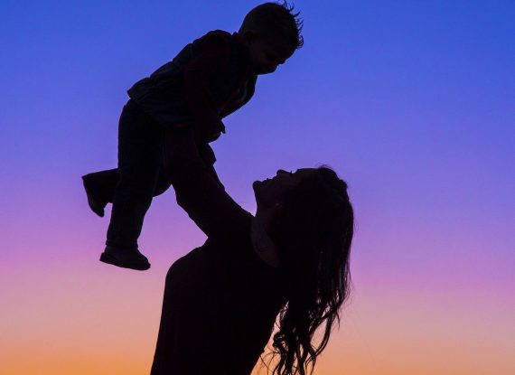 motherhood-2491045_1280